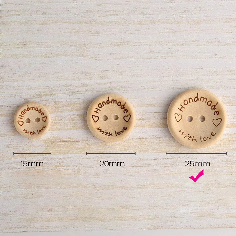 ხის ღილი წარწერით Handmade With Love 25 mm